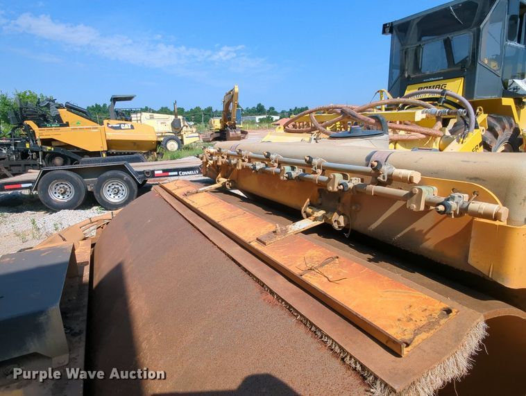 image for item MY9390 2011 Volvo SD77DA  single drum vibratory roller