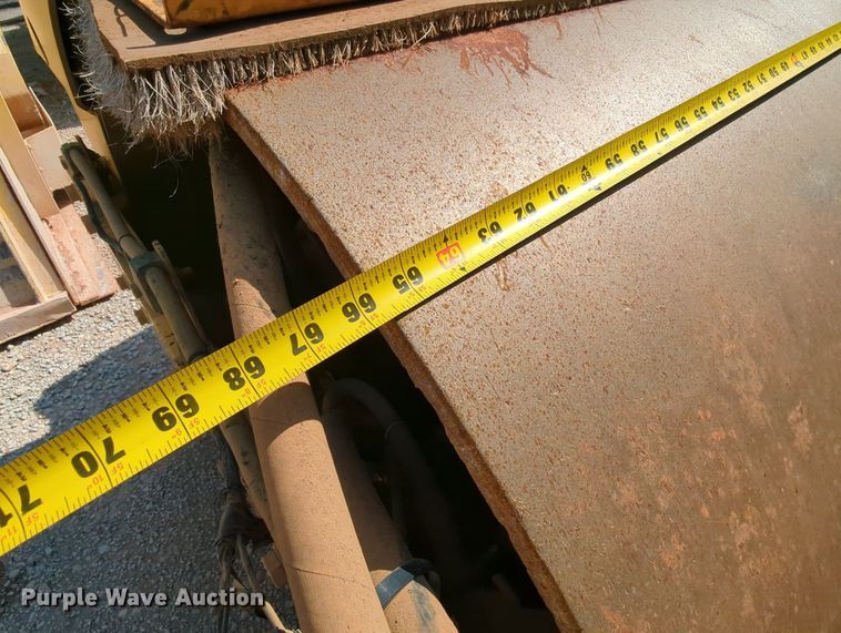 image for item MY9390 2011 Volvo SD77DA  single drum vibratory roller