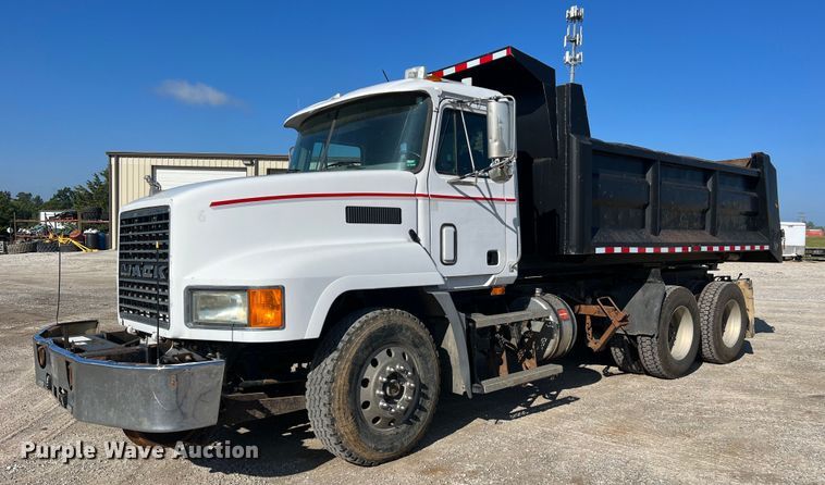 image for item NA9178 2000 Mack CH613 dump truck
