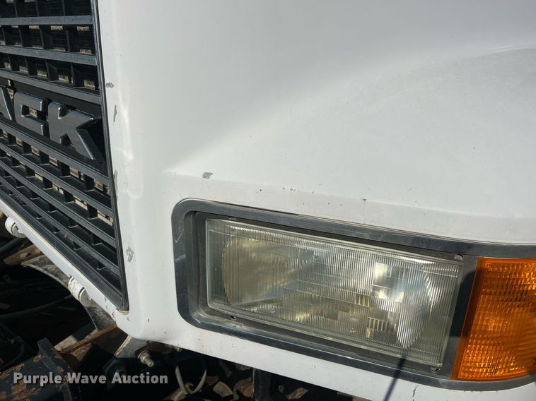 image for item NA9178 2000 Mack CH613 dump truck