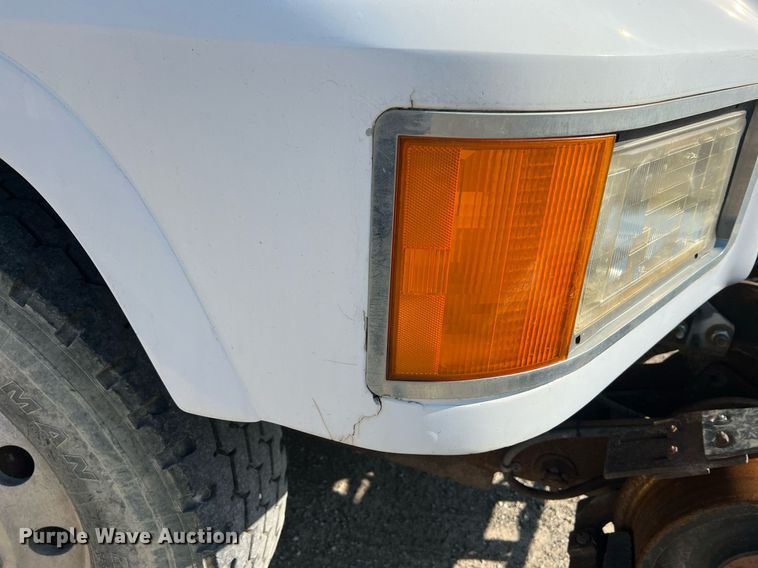 image for item NA9178 2000 Mack CH613 dump truck