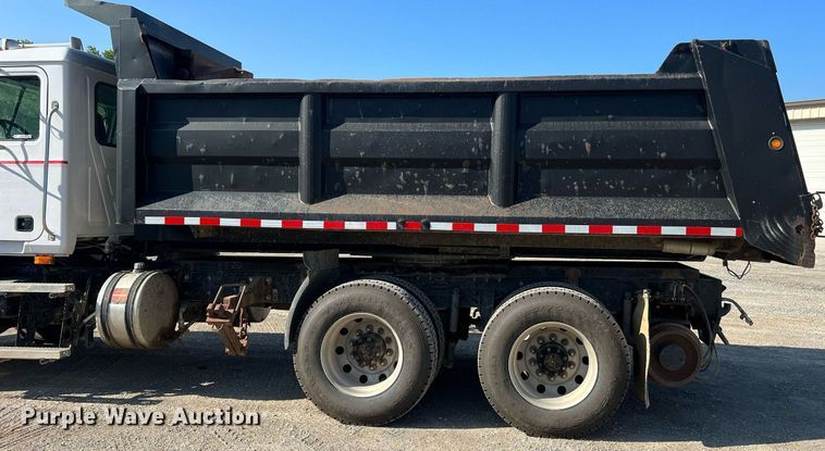 image for item NA9178 2000 Mack CH613 dump truck