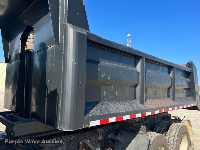 image for item NA9178 2000 Mack CH613 dump truck