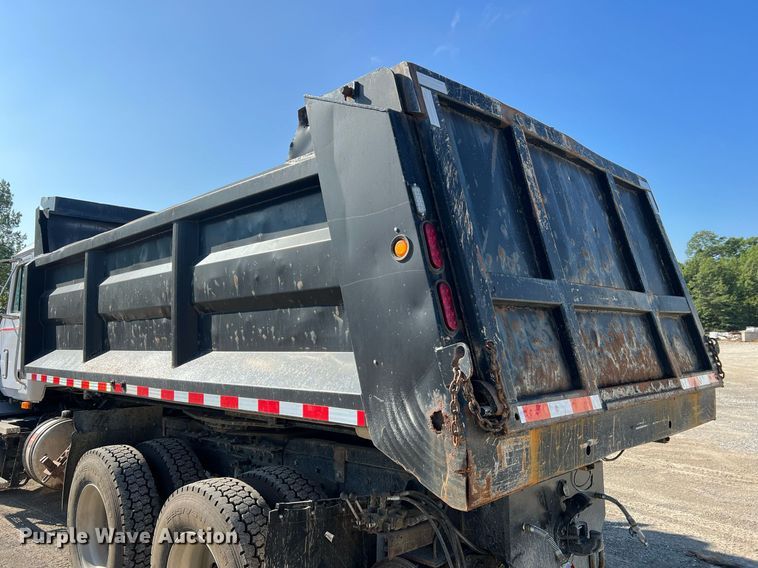 image for item NA9178 2000 Mack CH613 dump truck