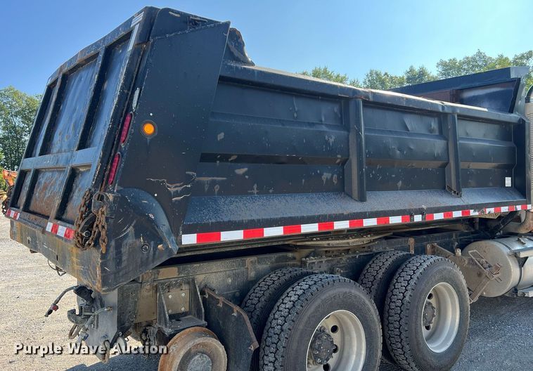 image for item NA9178 2000 Mack CH613 dump truck