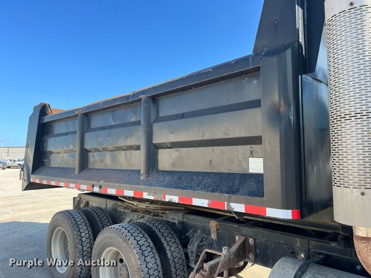 image for item NA9178 2000 Mack CH613 dump truck