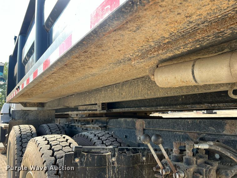 image for item NA9178 2000 Mack CH613 dump truck