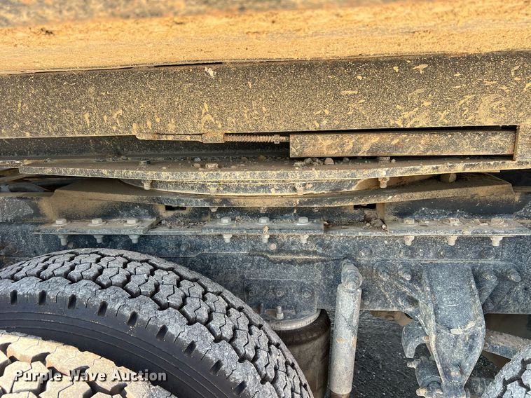 image for item NA9178 2000 Mack CH613 dump truck