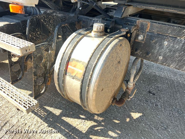 image for item NA9178 2000 Mack CH613 dump truck