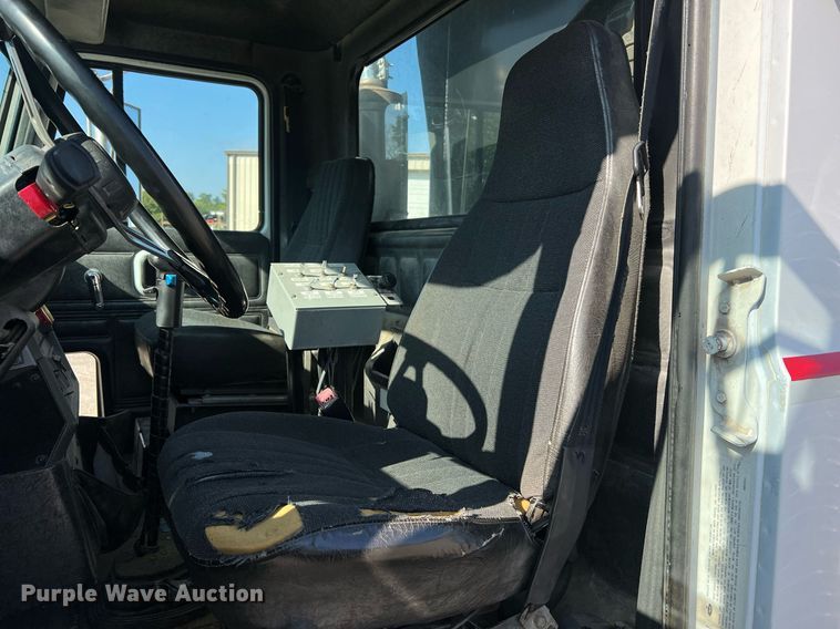 image for item NA9178 2000 Mack CH613 dump truck