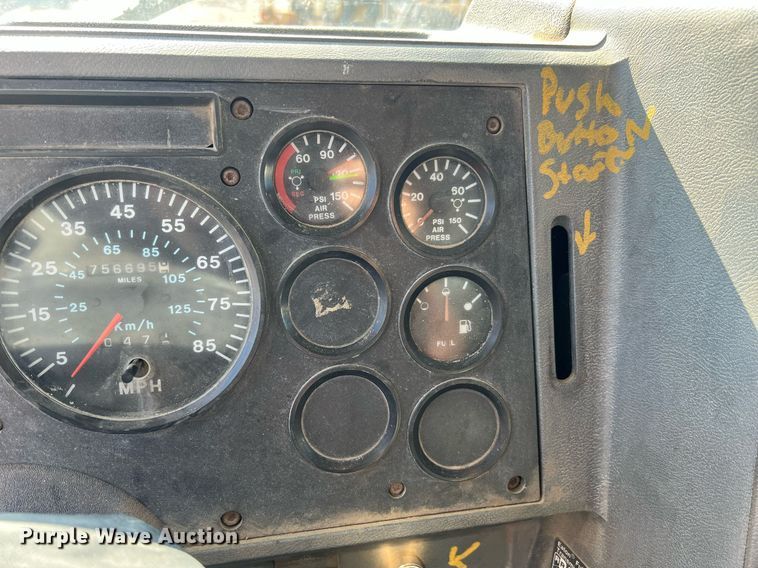 image for item NA9178 2000 Mack CH613 dump truck