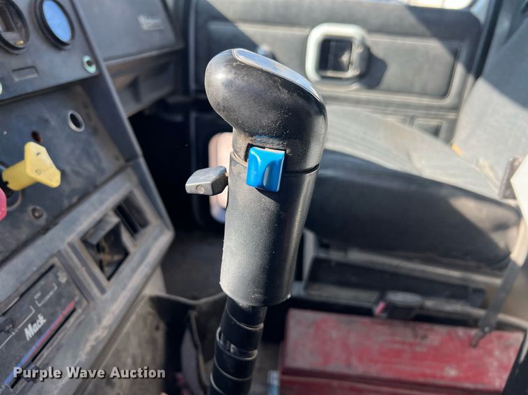 image for item NA9178 2000 Mack CH613 dump truck