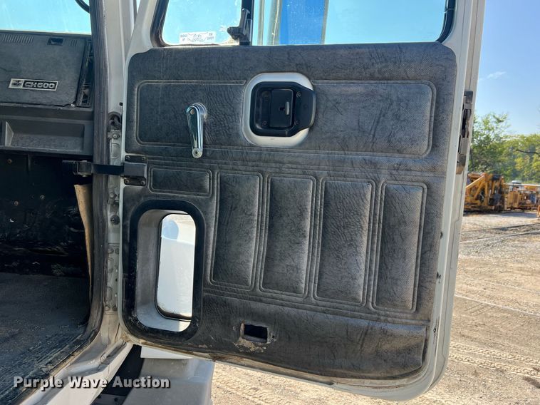 image for item NA9178 2000 Mack CH613 dump truck