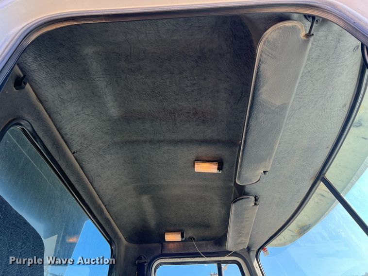 image for item NA9178 2000 Mack CH613 dump truck