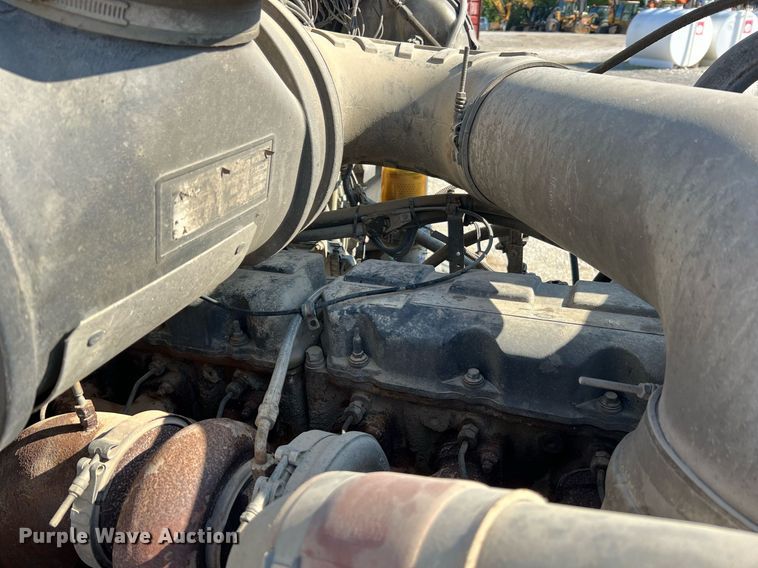 image for item NA9178 2000 Mack CH613 dump truck