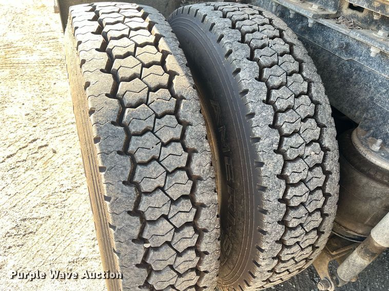 image for item NA9178 2000 Mack CH613 dump truck