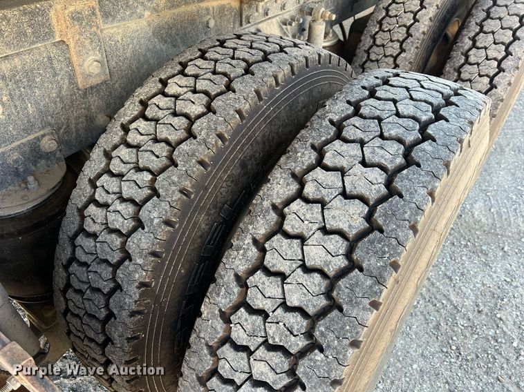 image for item NA9178 2000 Mack CH613 dump truck