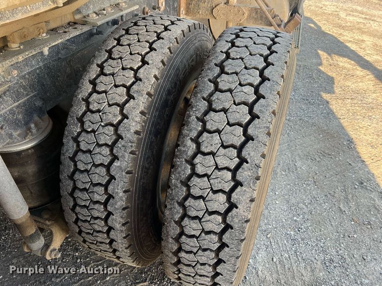 image for item NA9178 2000 Mack CH613 dump truck