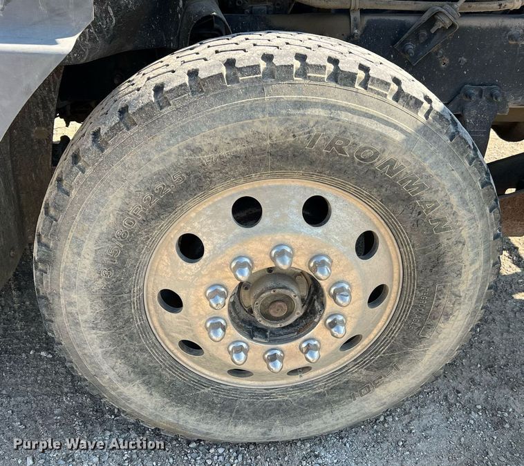 image for item NA9178 2000 Mack CH613 dump truck