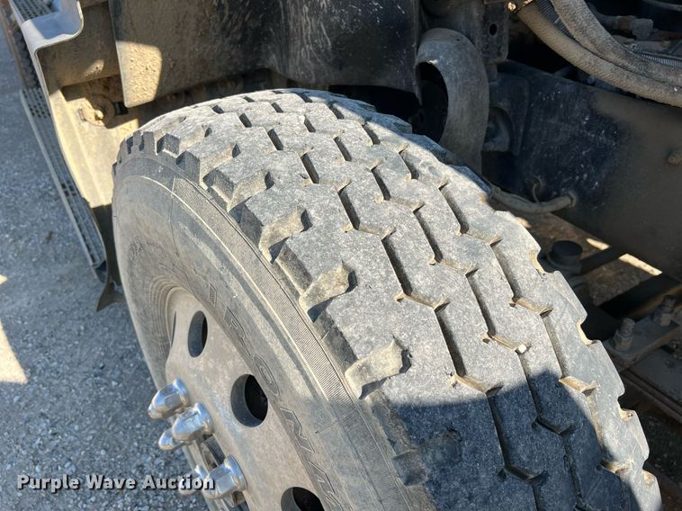 image for item NA9178 2000 Mack CH613 dump truck