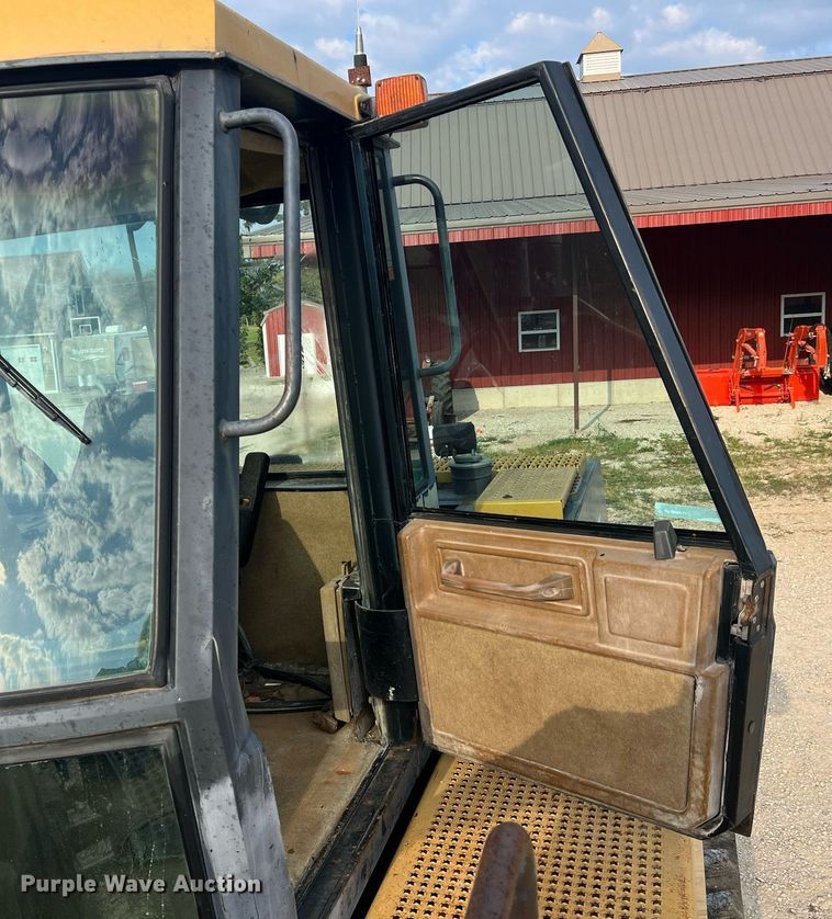 image for item NA9182 1994 Caterpillar Challenger 75C  tractor