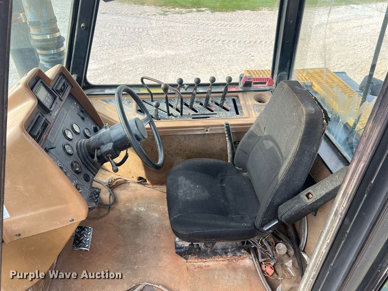 image for item NA9182 1994 Caterpillar Challenger 75C  tractor