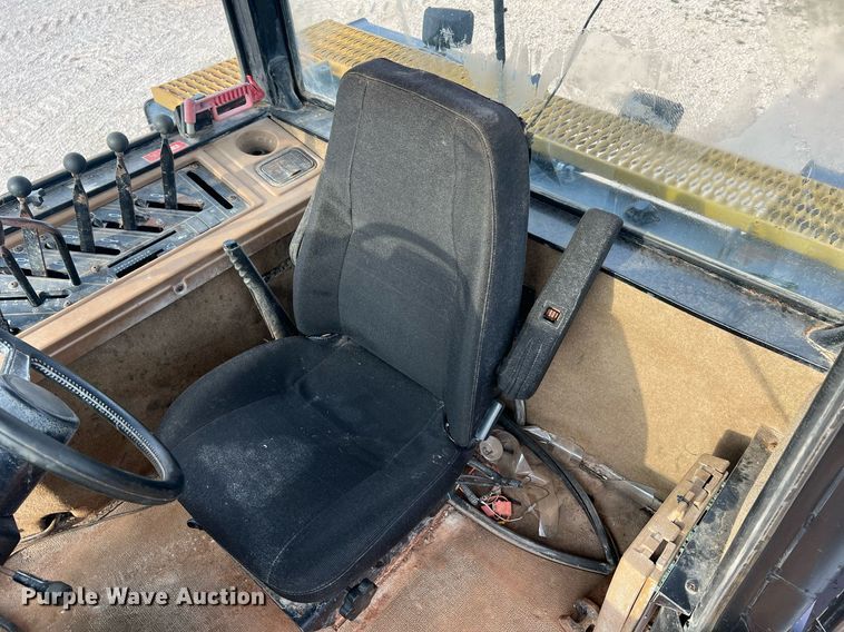 image for item NA9182 1994 Caterpillar Challenger 75C  tractor