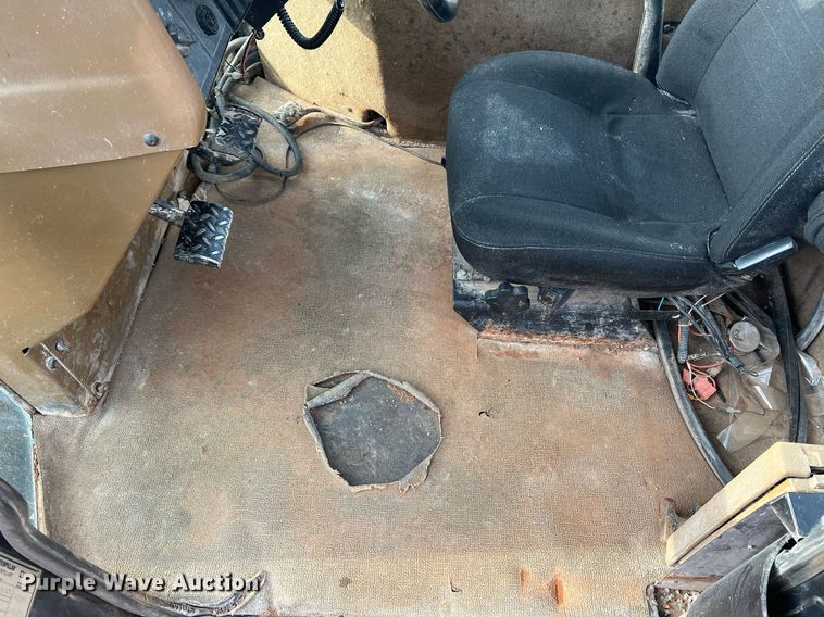 image for item NA9182 1994 Caterpillar Challenger 75C  tractor