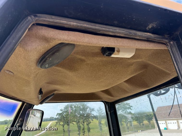 image for item NA9182 1994 Caterpillar Challenger 75C  tractor