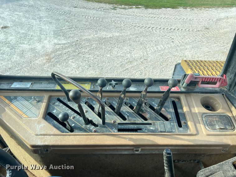 image for item NA9182 1994 Caterpillar Challenger 75C  tractor