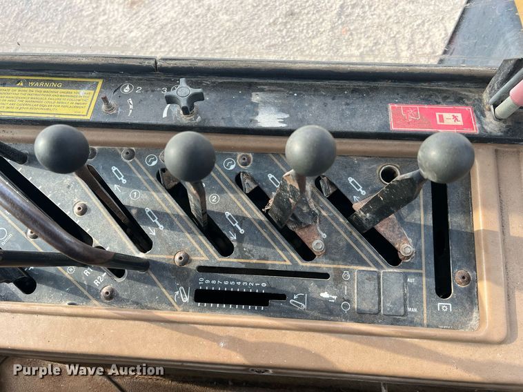 image for item NA9182 1994 Caterpillar Challenger 75C  tractor