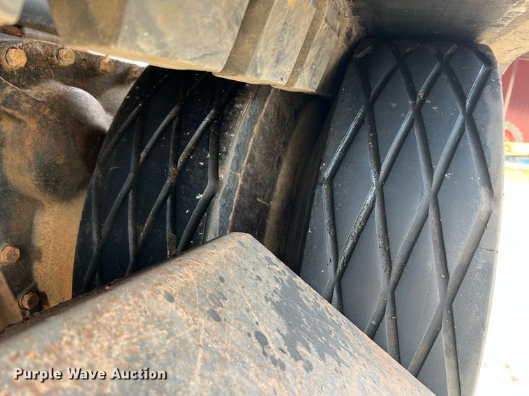 image for item NA9182 1994 Caterpillar Challenger 75C  tractor