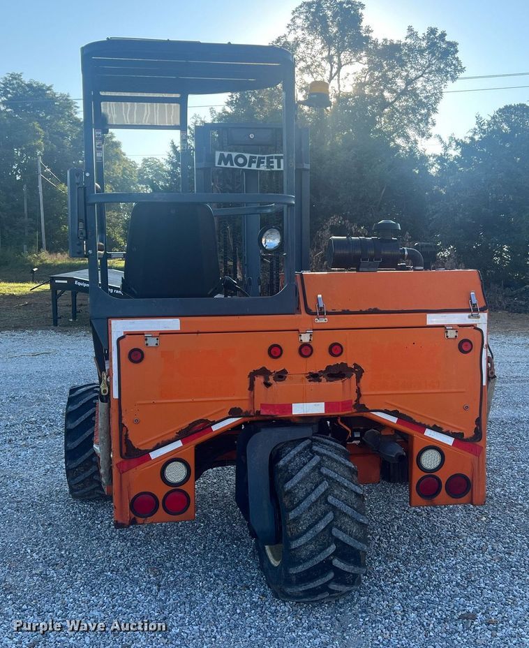 image for item NA9184 2004 Moffett M5500  forklift