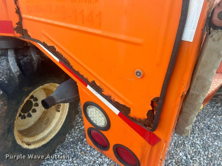 image for item NA9184 2004 Moffett M5500  forklift