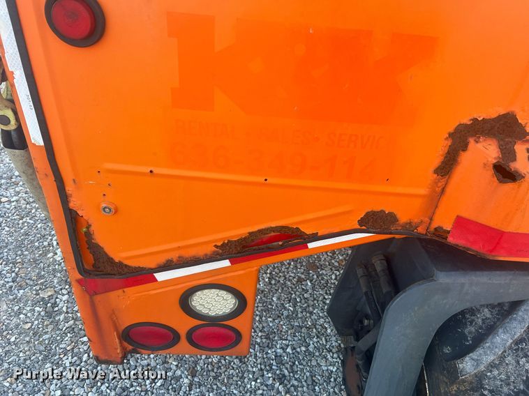 image for item NA9184 2004 Moffett M5500  forklift