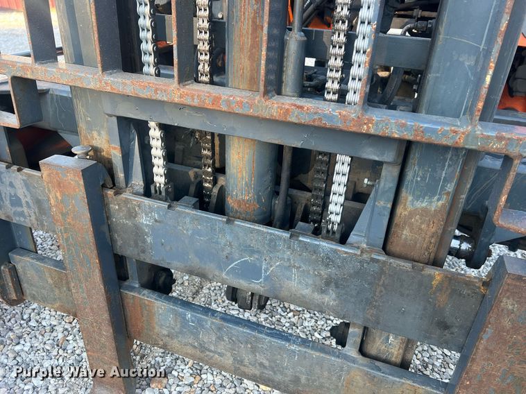 image for item NA9184 2004 Moffett M5500  forklift