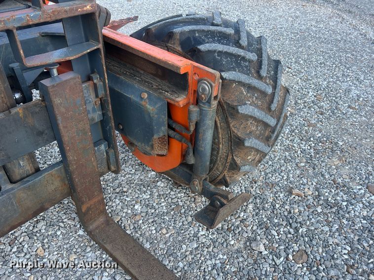 image for item NA9184 2004 Moffett M5500  forklift