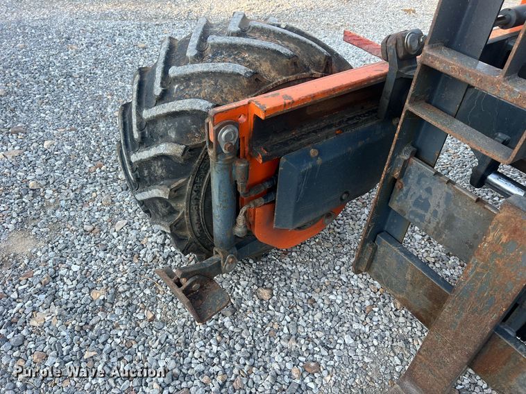 image for item NA9184 2004 Moffett M5500  forklift