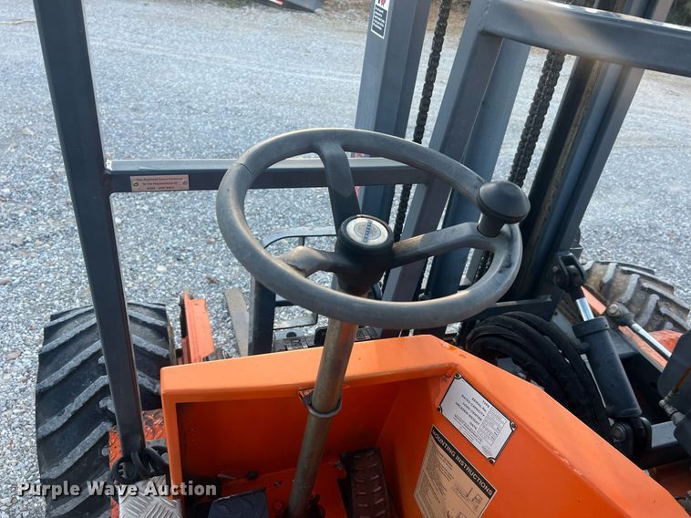 image for item NA9184 2004 Moffett M5500  forklift