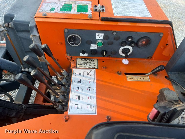 image for item NA9184 2004 Moffett M5500  forklift