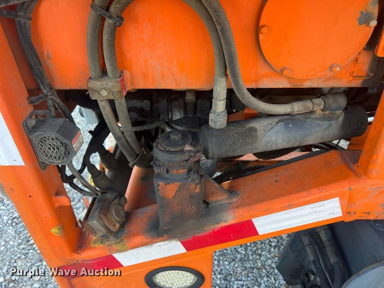 image for item NA9184 2004 Moffett M5500  forklift