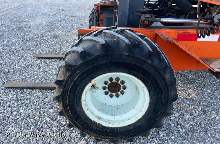 image for item NA9184 2004 Moffett M5500  forklift