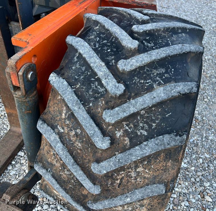 image for item NA9184 2004 Moffett M5500  forklift