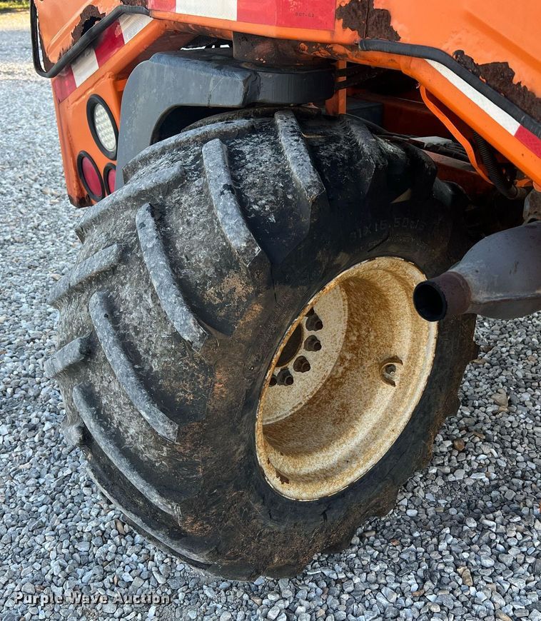 image for item NA9184 2004 Moffett M5500  forklift