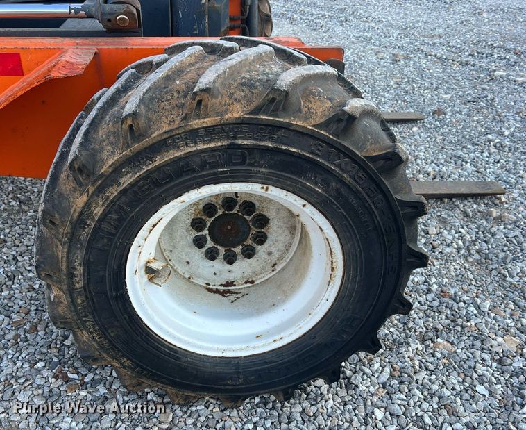 image for item NA9184 2004 Moffett M5500  forklift