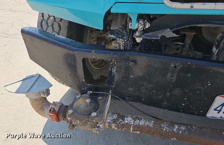 image for item NJ9766 1992 Mack DM690S  water truck