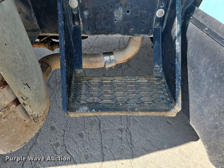 image for item NJ9766 1992 Mack DM690S  water truck