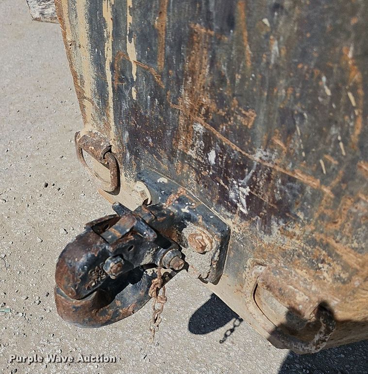 image for item NJ9766 1992 Mack DM690S  water truck