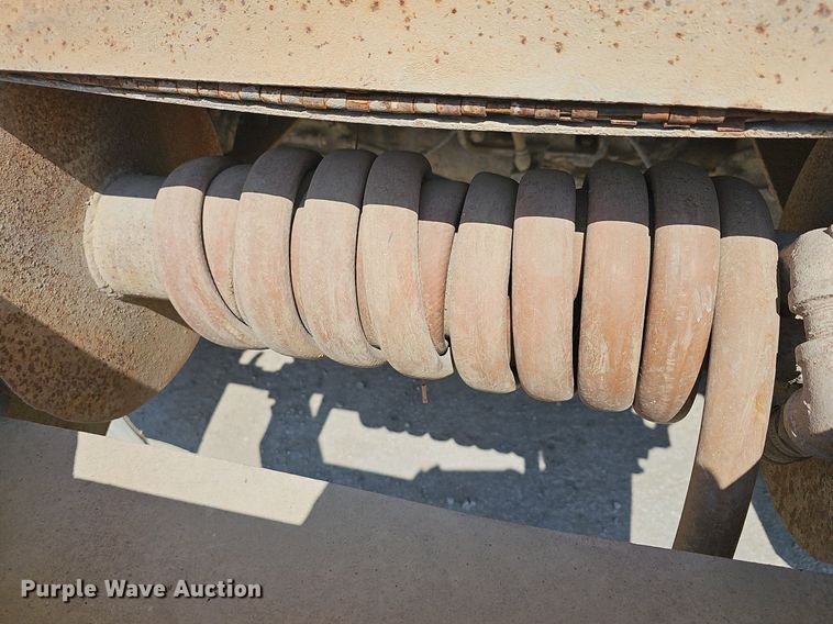 image for item NJ9766 1992 Mack DM690S  water truck