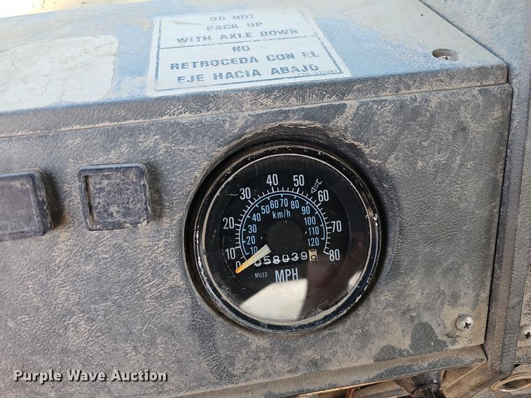 image for item NJ9766 1992 Mack DM690S  water truck